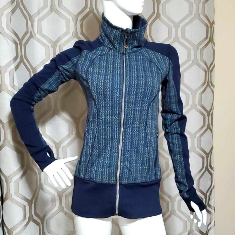 Lulu running jacket navy and green